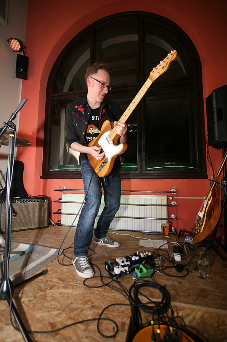 STEVE WALSH TRIO