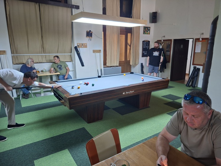 Poky (hra) Klofi (stůl)